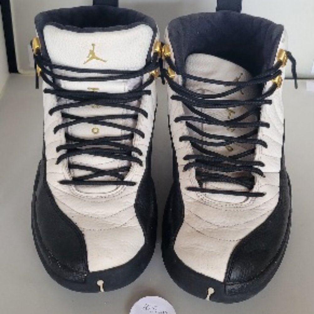 Air Jordan retro 12 "Royalty" sz 12